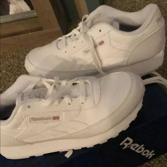 Women’s Reebok Classic Renaissance - Picture 3 of 4